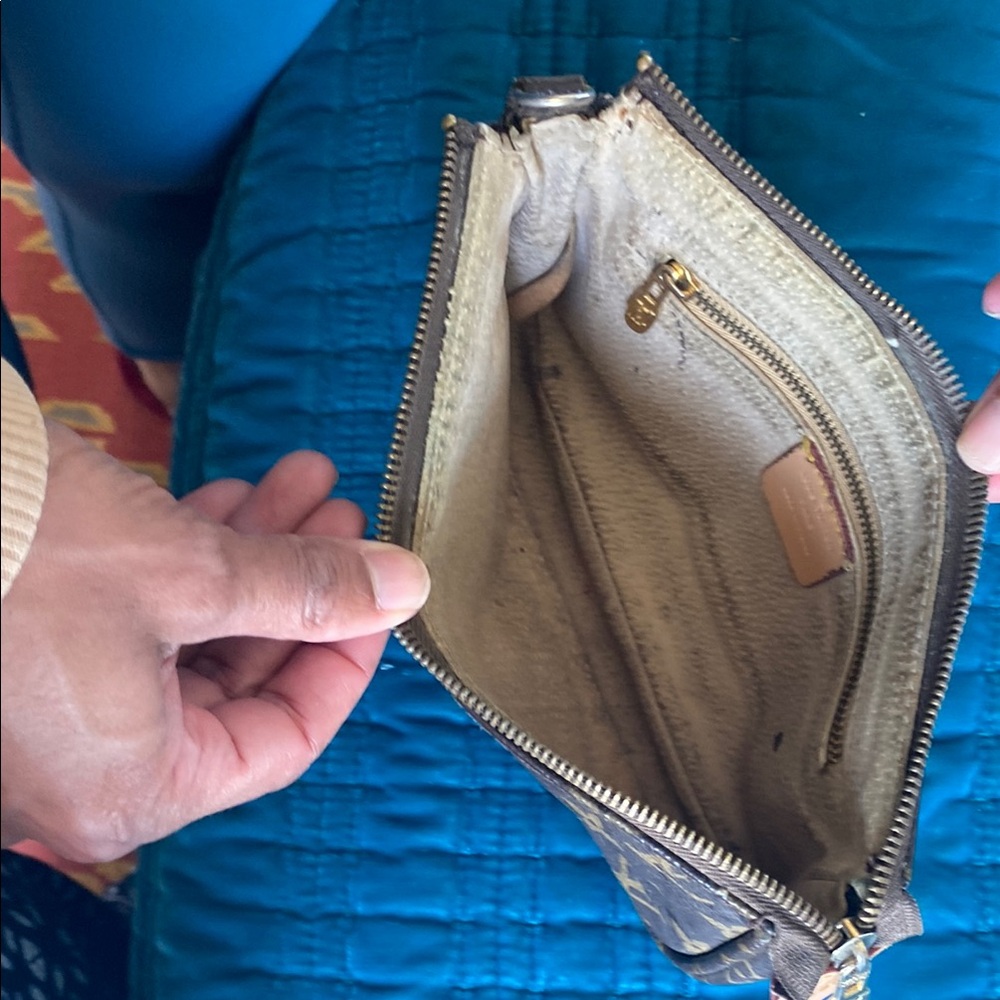 Louis Vuitton Monogram Pouch - Picture 3 of 7